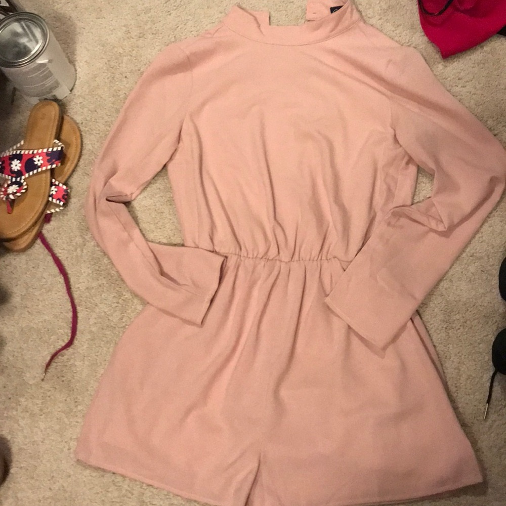 Small long sleeve light pink romper